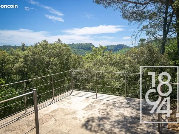 Villa 11 pièces 304 m² 