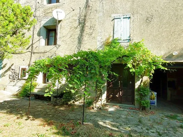 Mas 9 pièces 327 m² 