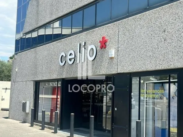 Local commercial 339 m² 