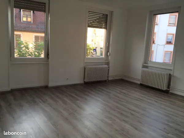 Particulier, loue Sgms centre-ville F2 de 70m², appartement au 2ème étage 
