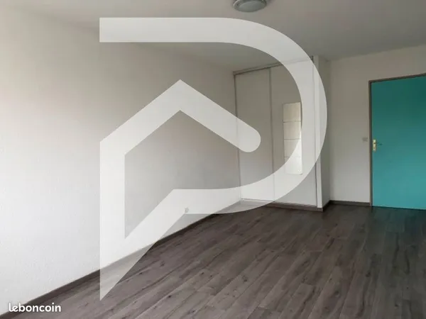 Studio 1 pièce 25 m² 