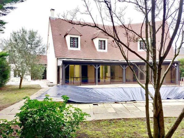 Maison 8 pièces 230 m² 