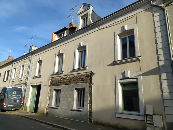 Appartement à aménager centre ville Candé 