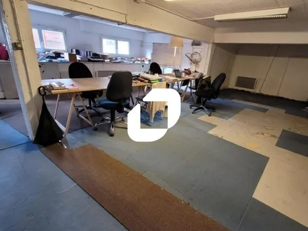 Local d'activité 110 m² 