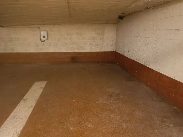 Parking 13 m² 