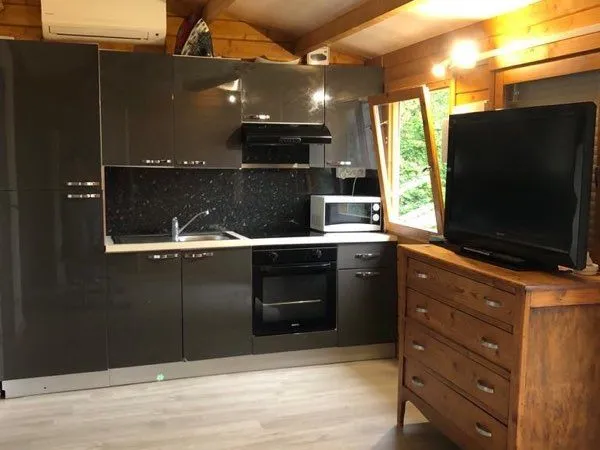 Studio/chalet meublé et climatisé 