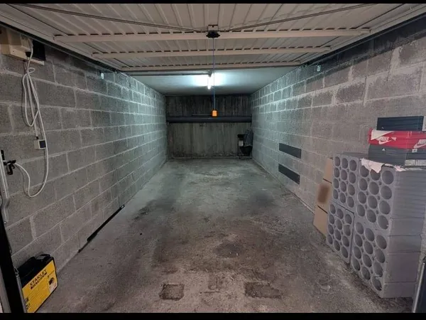 Parking 24 m² 
