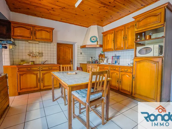 Maison 4 pièces/2 chambres d'une surface de 105 m2 sur une p 