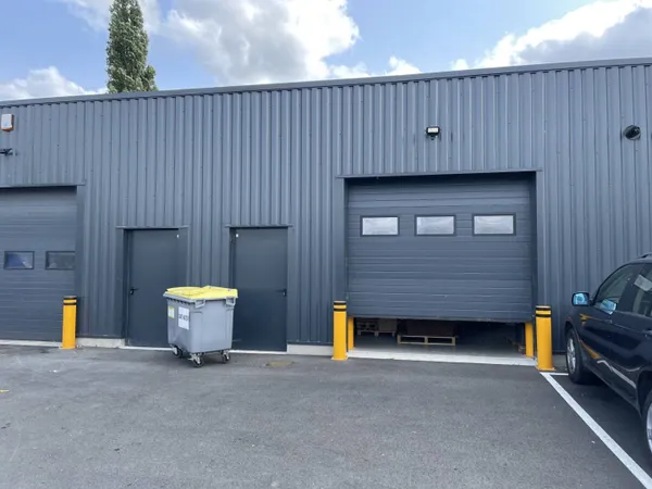 Local commercial 242 m² 