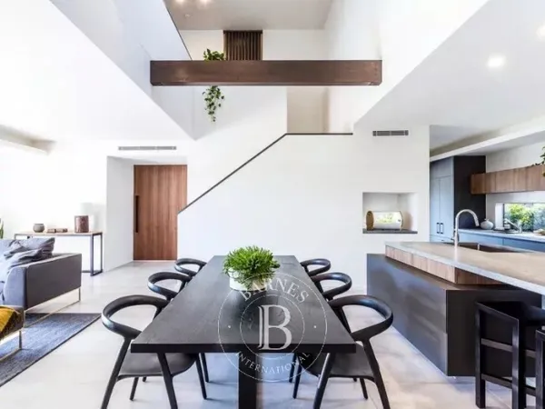VILLA D'ARCHITECTE A DEUX PAS DU BOIS DE CLAMART 
