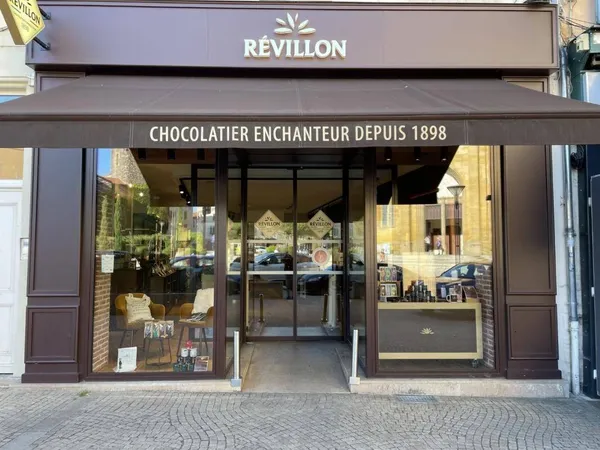 Local commercial 142 m² 