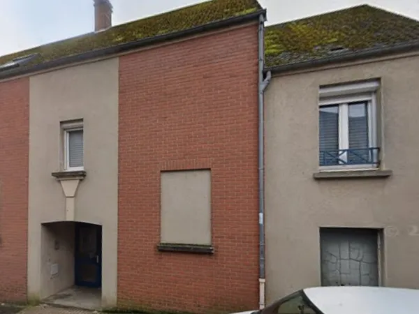 En Centre-ville, Studio situé en rez-de-chaussée. 