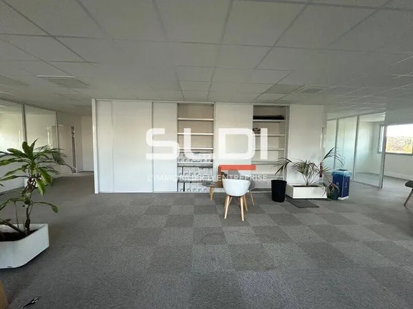 Bureau 345 m² 
