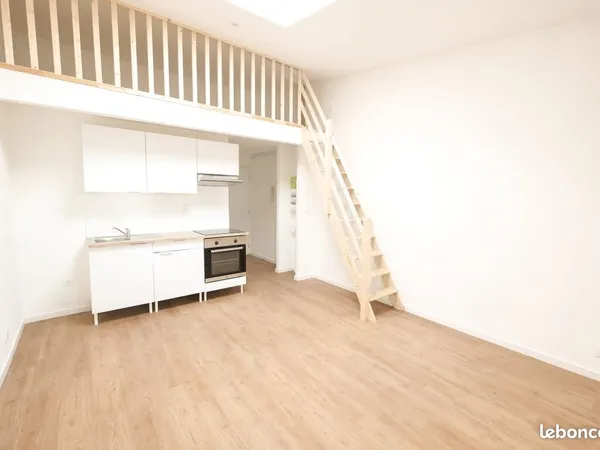 Studio 1 pièce 22 m² 