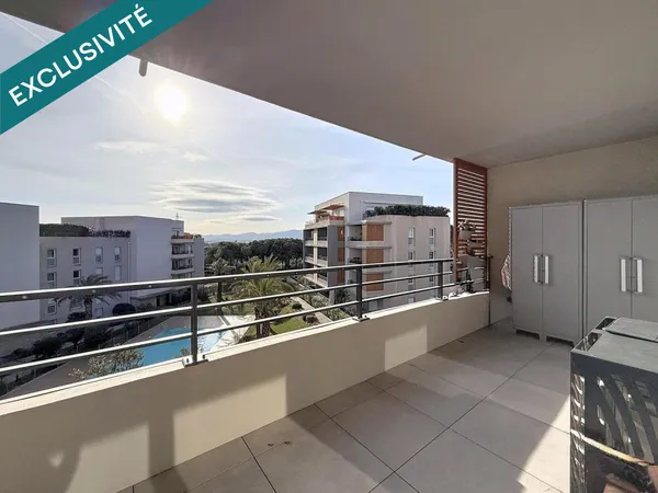 T3 DERNIER ETAGE- GARAGE- PARKING-TERRASSE-PISCINE 