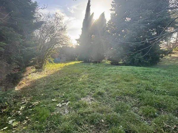 Terrain constructible 755 m² 