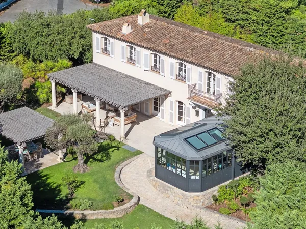 BASTIDE D'EXCEPTION PROCHE ST-TROPEZ 