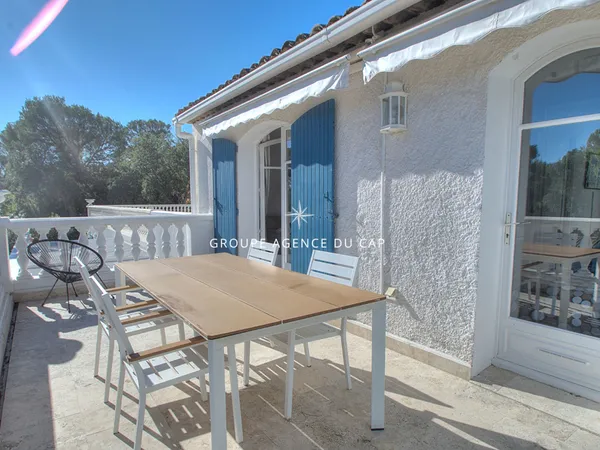 APPARTEMENT T2 DERNIER ETAGE VUE GOLF SAINT RAPHAEL 