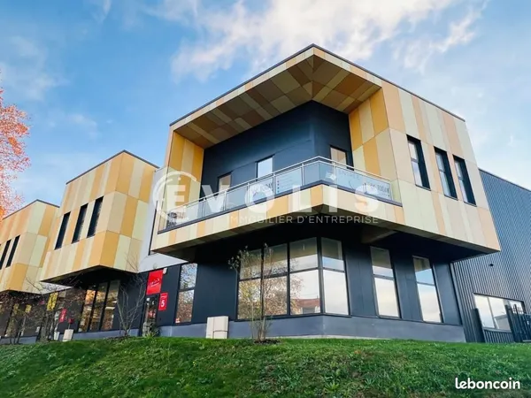Local d'activité 345 m² 