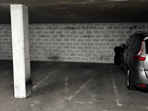 Parking 12 m² 