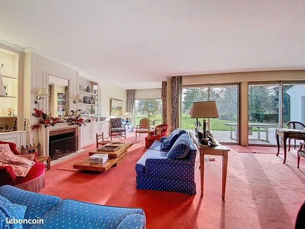 Propriété 10 pièces 241 m² 