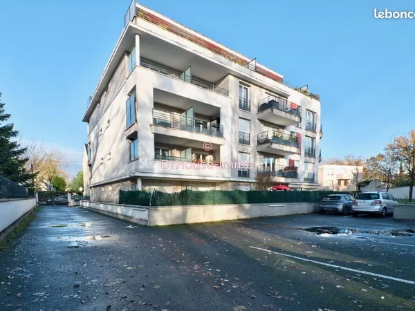 Studio 1 pièce 27 m² 