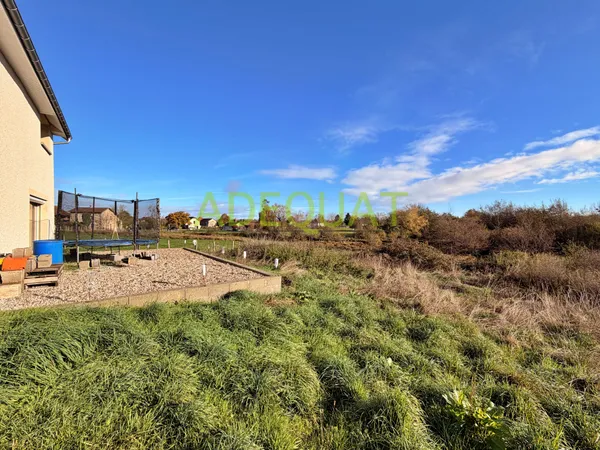 ST JEAN-DE-SOUDAIN, MAISON A RENOVER AVEC JARDIN 
