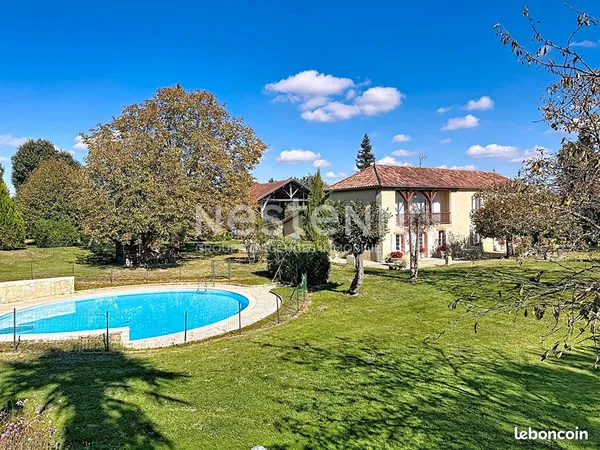 Propriété 8 pièces 190 m² 