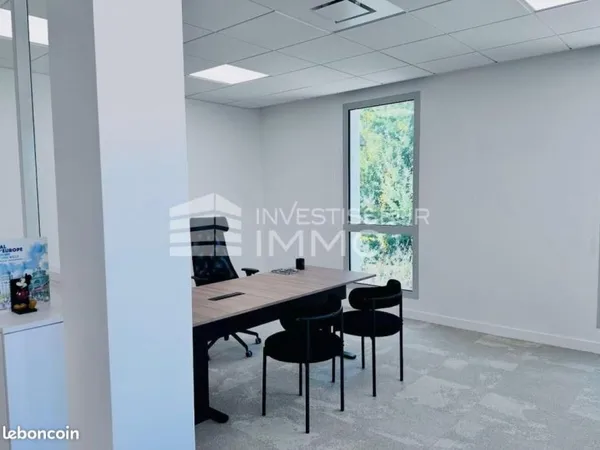 Bureaux 94 m²