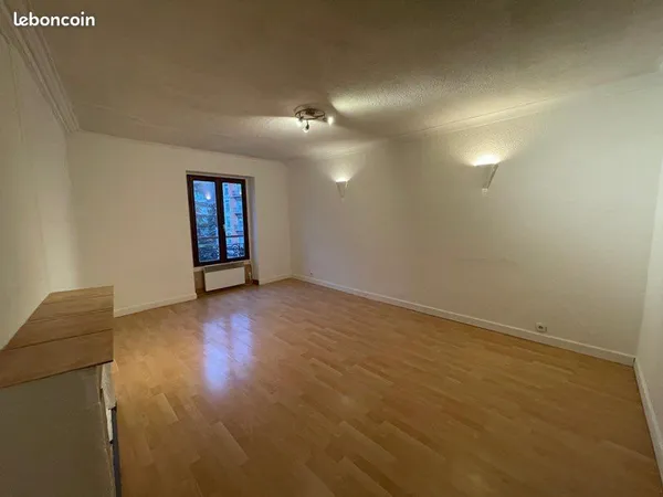 Appt à rénover 45 m2 utiles idéal 1er achat ou investissement à 5 mn de la gare 