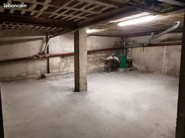 Parking/box 45 m² Toulon 