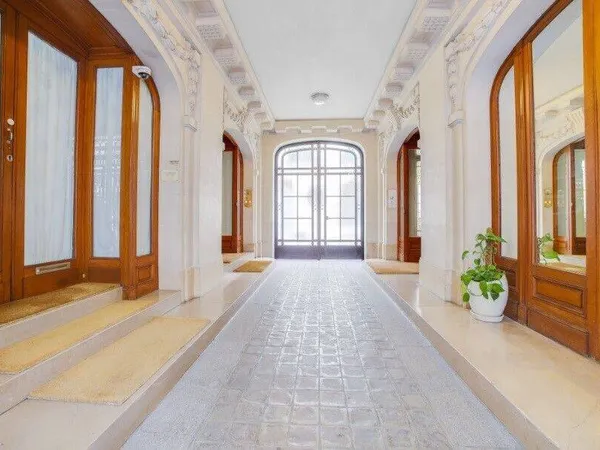 Appartement 6 pièces 210 m² 