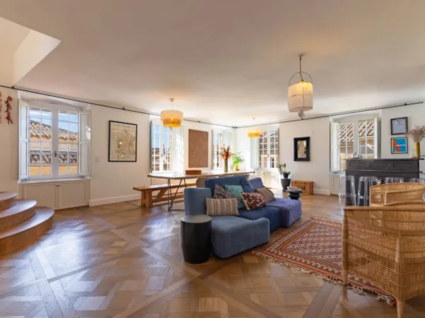 Appartement Triplex de 160 m² - Centre historique de L'Isle-sur- 