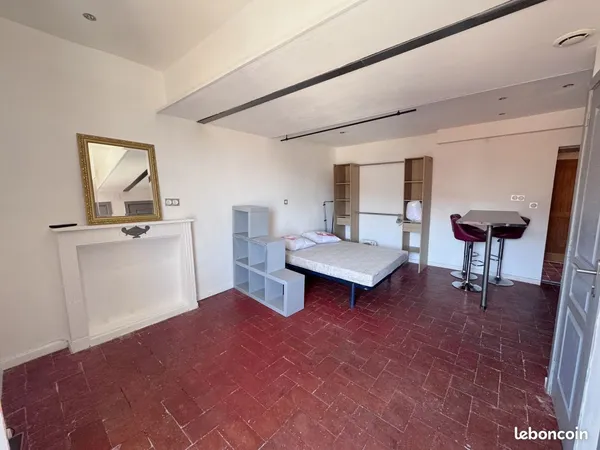 Studio 1 pièce 25 m² 