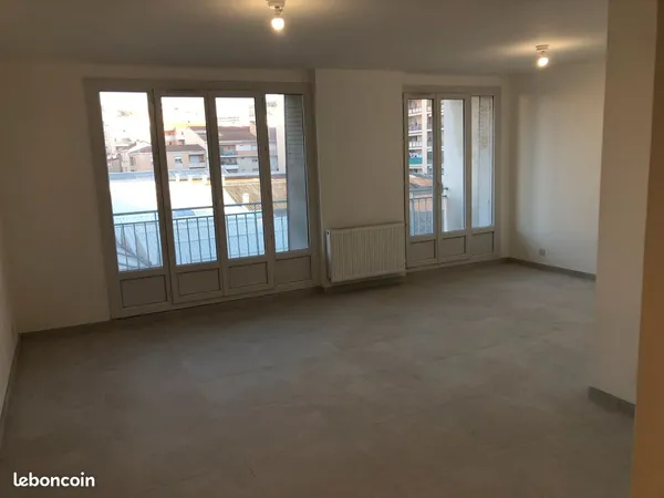RARE Grand T2 57m2 entièrement NEUF proche Hôpital TIMONE 