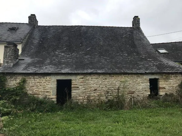 Local 2 pièces 144 m² 
