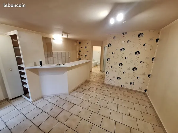 T2 - RDC - 32 M² -420 euros 