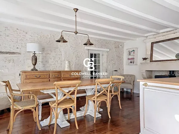 Maison 7 pièces 210 m² 