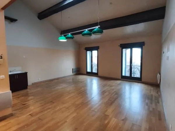 T3 lumineux de 86.7 m²avec pièce de vie de 48 m² 