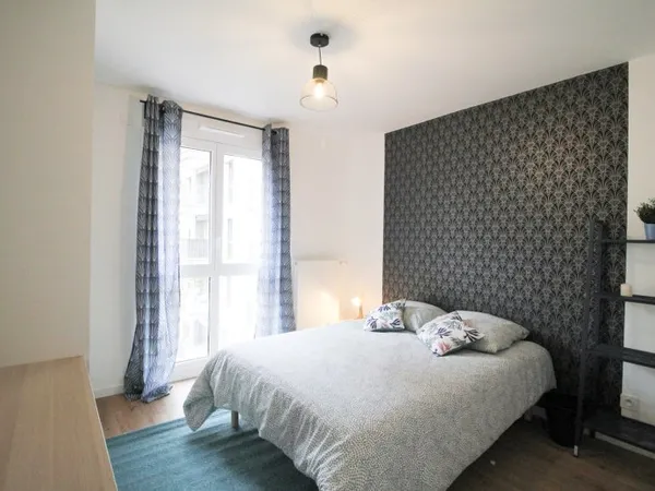 Chambre spacieuse et lumineuse – 12m²