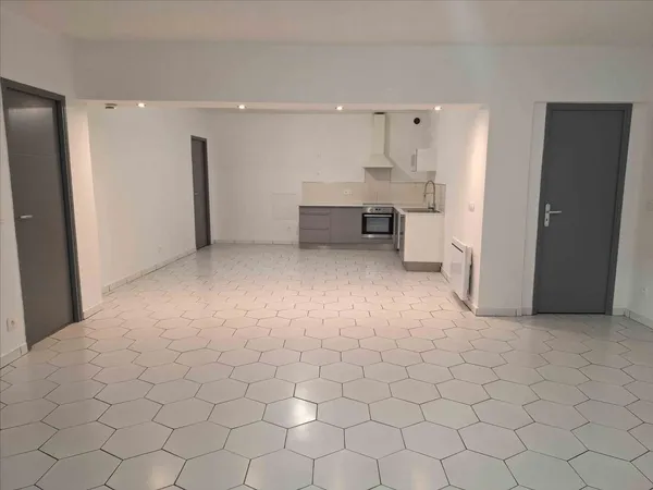 LONGWY-BAS : APPARTEMENT 2 CHAMBRES + GARAGE + TERRASSE 