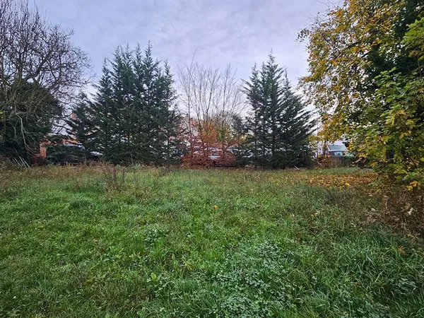 Rare terrain constructible à Athis-Mons, à deux pas de la Seine ! 