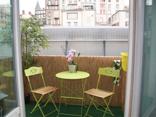 Dispo T3 meublé secteur Michelin ( balcon + 2 chambres) 