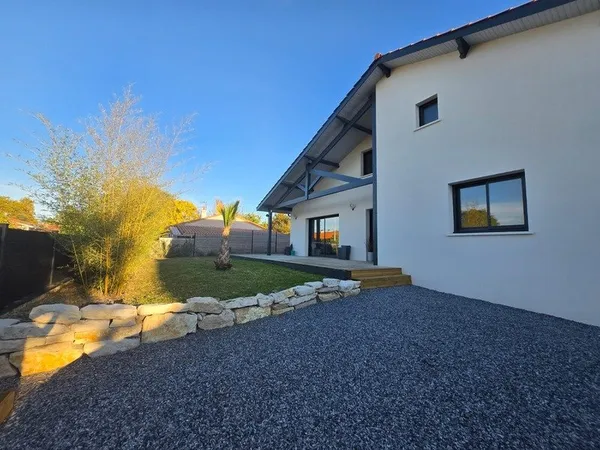 Maison à vendre 7 pièces VILLENAVE D'ORNON (33) 