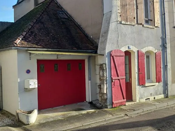 Maison de ville avec courette et garage 