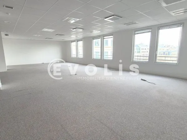 Bureaux - A LOUER - 133 m² non divisibles 