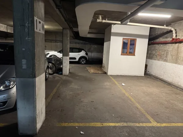 PLACE DE PARKING - SUFFREN /CHAMPS DE MARS 