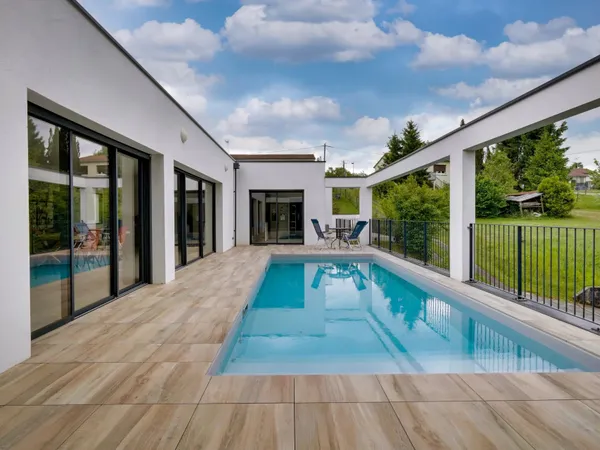 MAISON MEUBLEE T7 DE 408M² ENTIEREMENT NEUVE - CREON 