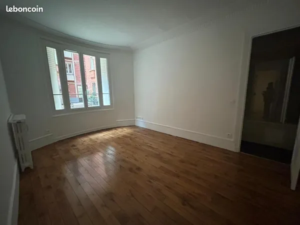 Studio 1 pièce 30 m² 