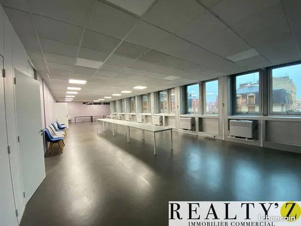 Bureaux 178 m² 